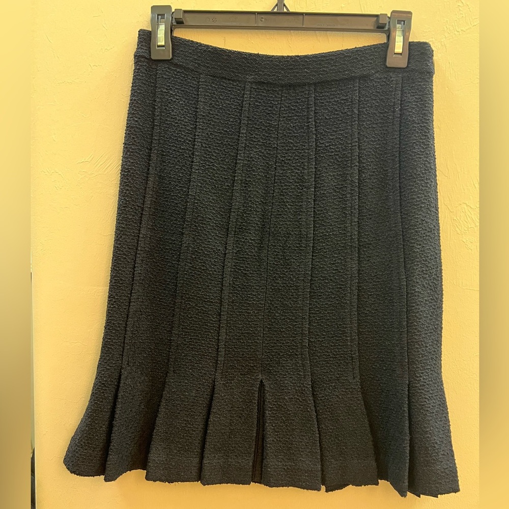 St. John Black Pleated Skirt size 2